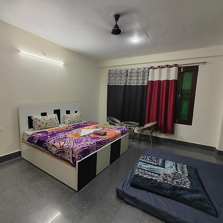 קאסול Triumph Bed And Breakfast And Cafe מראה חיצוני תמונה