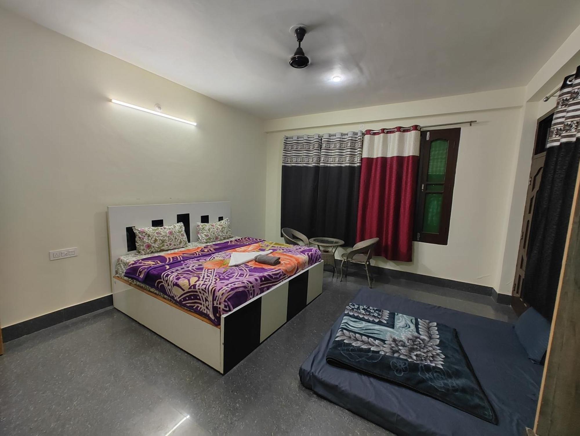 קאסול Triumph Bed And Breakfast And Cafe מראה חיצוני תמונה